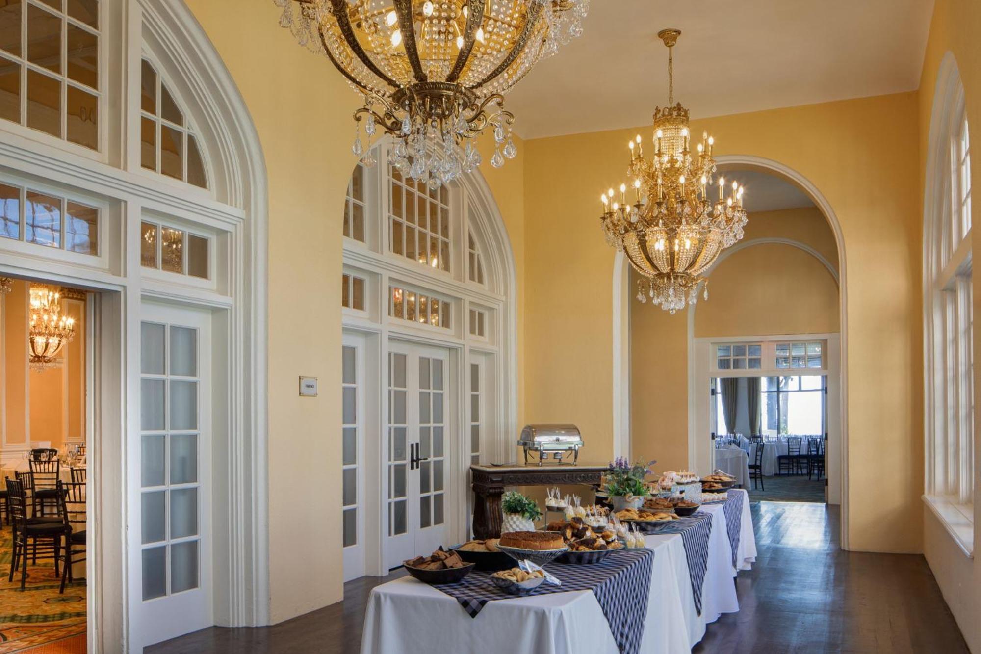 Grand Galvez Resort, Autograph Collection Галвестон Экстерьер фото